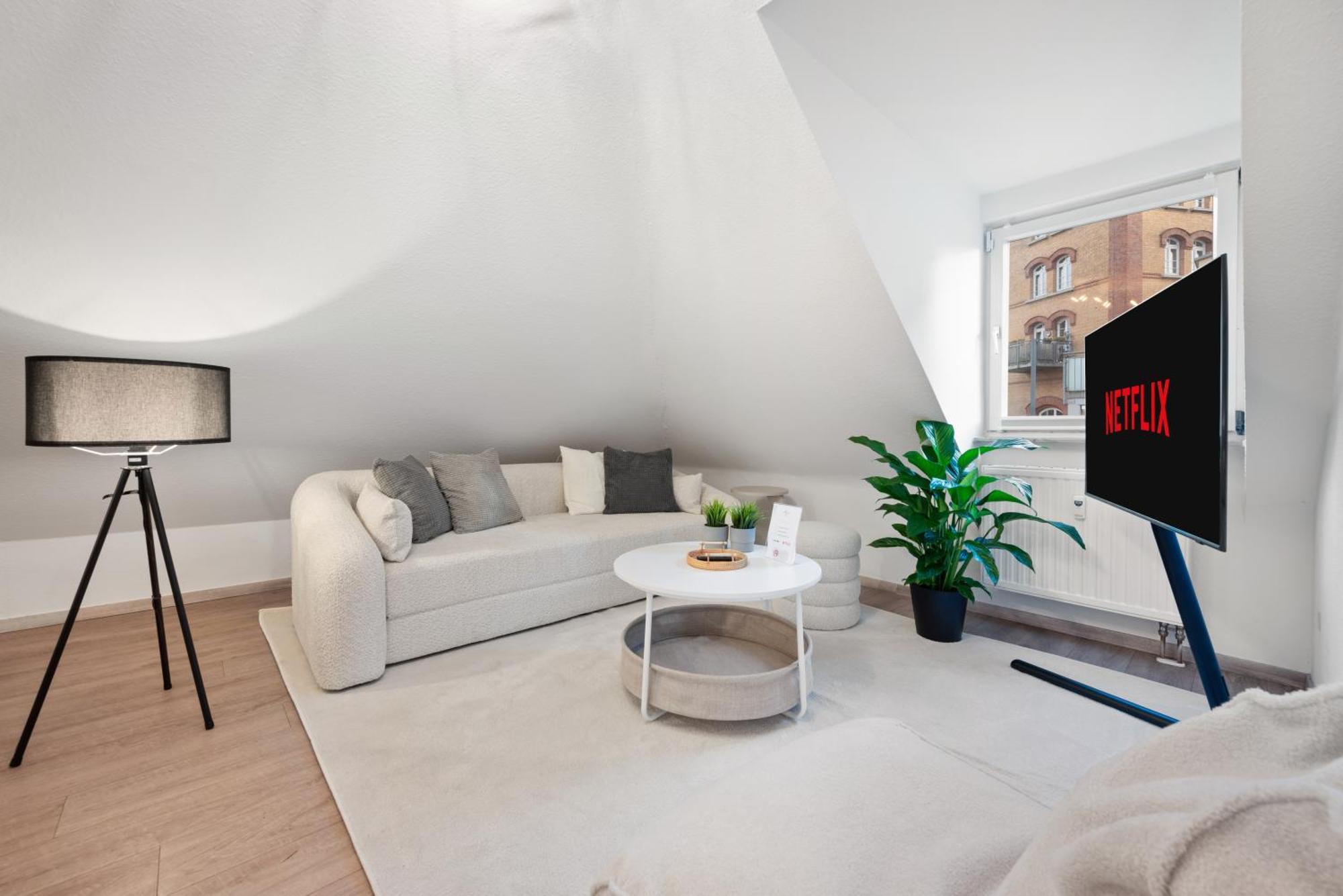 Malu Rooms - Im Stadtzentrum, Smarttv, Netflix, 24H Checkin Λούντβιχσμπουργκ Εξωτερικό φωτογραφία