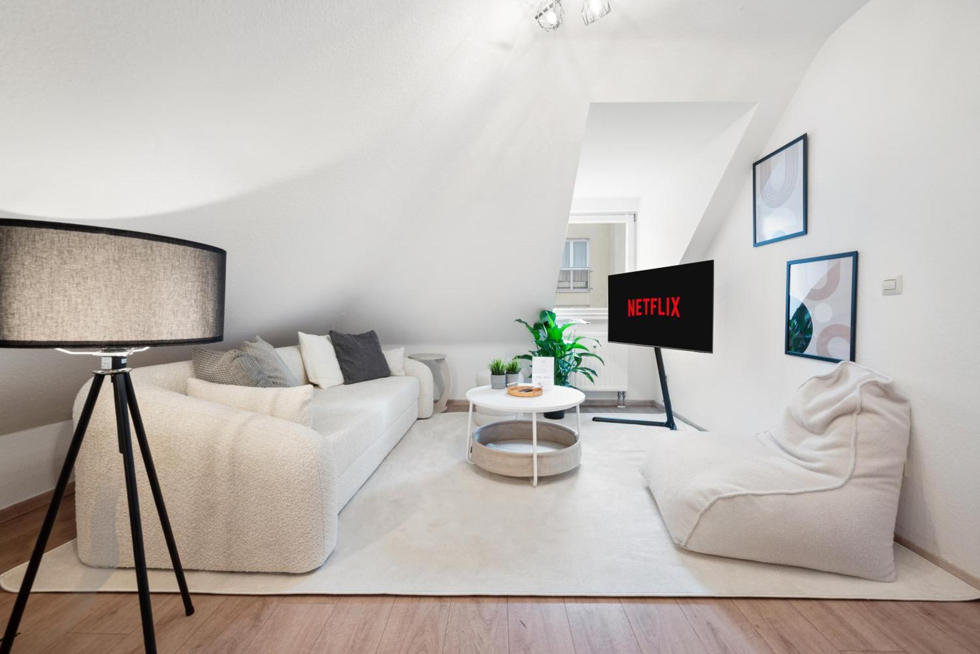 Malu Rooms - Im Stadtzentrum, Smarttv, Netflix, 24H Checkin Λούντβιχσμπουργκ Εξωτερικό φωτογραφία